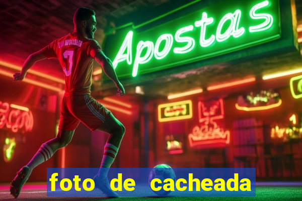 foto de cacheada no espelho