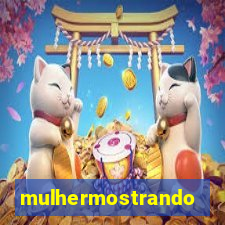 mulhermostrandoopeito