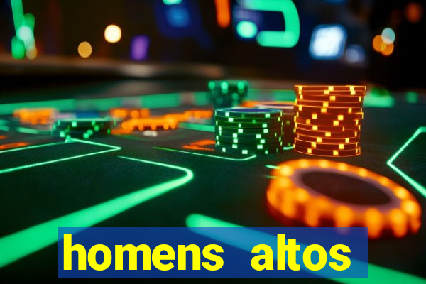 homens altos sarados pelados