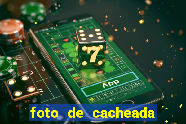 foto de cacheada no espelho